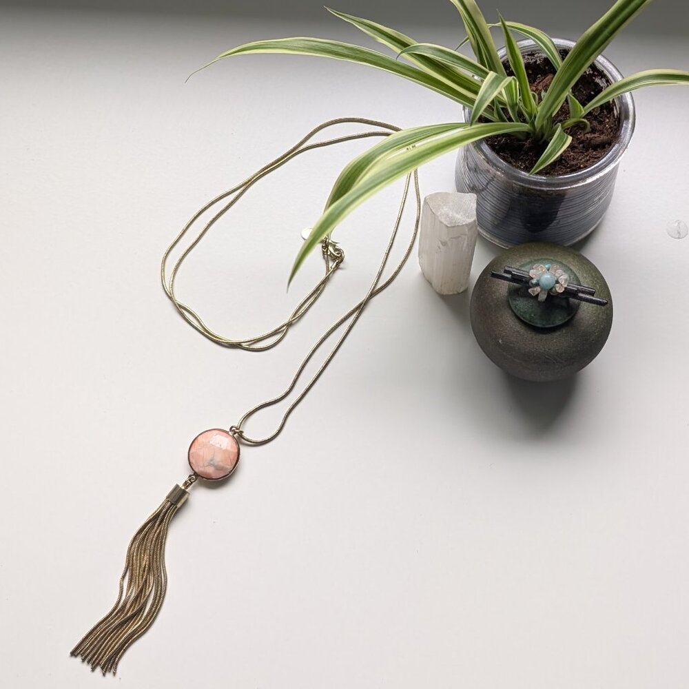 Loft Boho Gold Rope Necklace Light Pink/Coral Stone Granite Pendant With Tassel